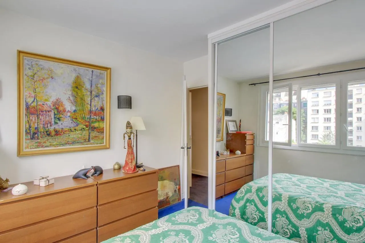 Elegant Appartement Pres De La Tour Eiffel By Weekome Париж